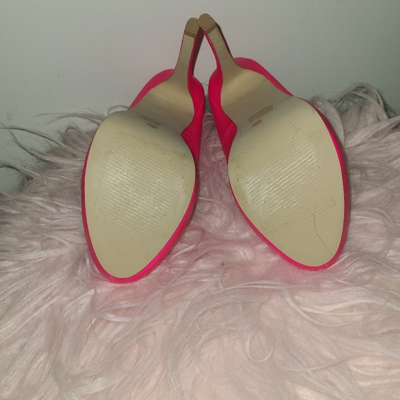 Hot pink Heels - Picture 3 of 3